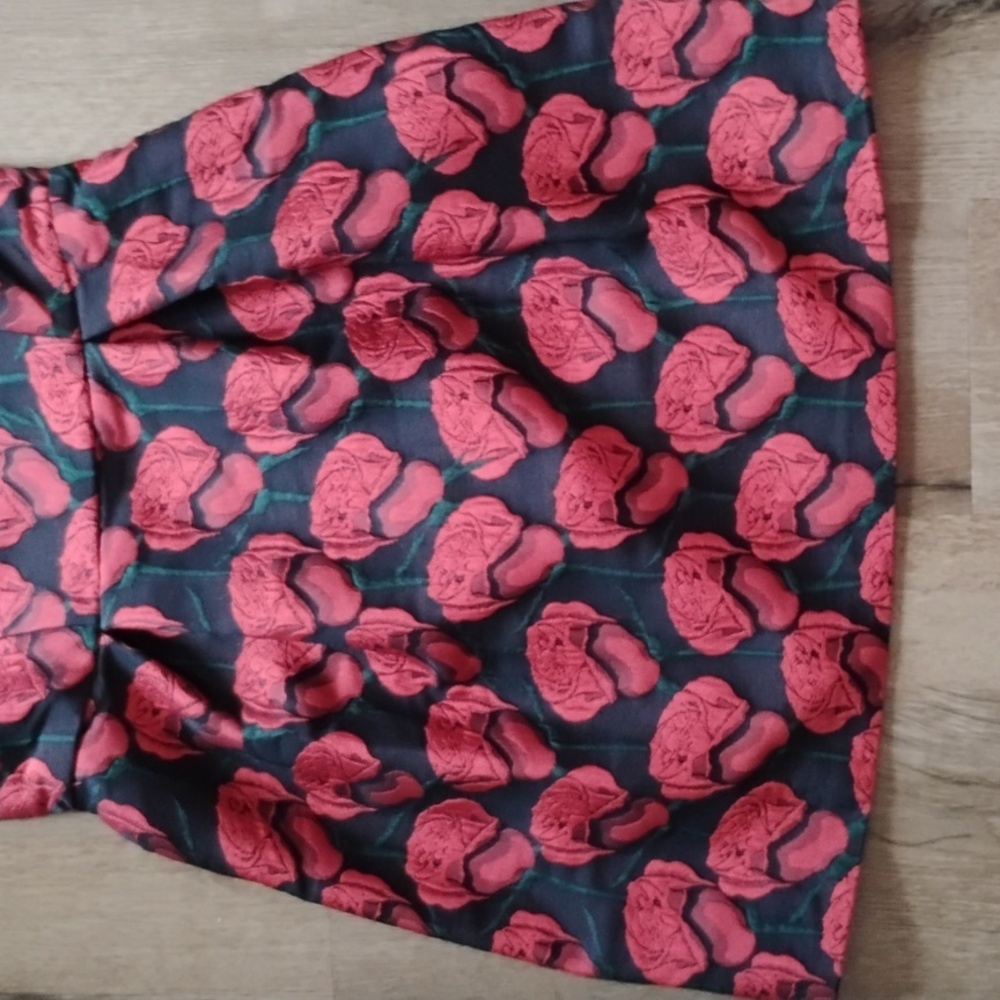 SMALL RED ROSE MINI DRESS - Picture 5 of 13